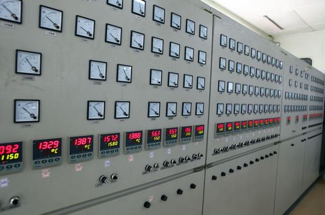 為什么配電室弱電機房要安裝防靜電地板？