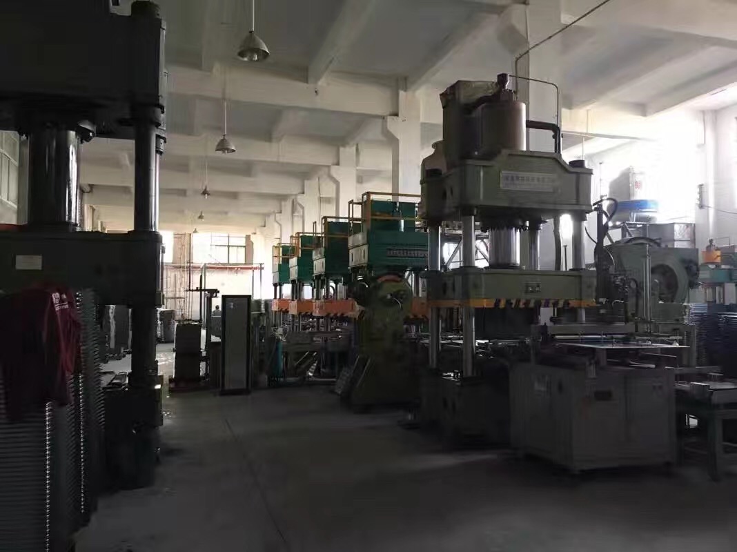 華鷹防靜電地板生產(chǎn)廠家