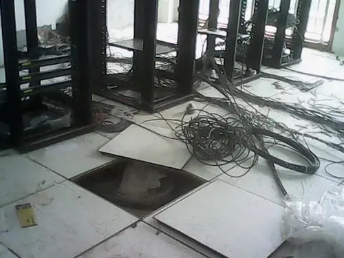 機(jī)房裝修防靜電地板