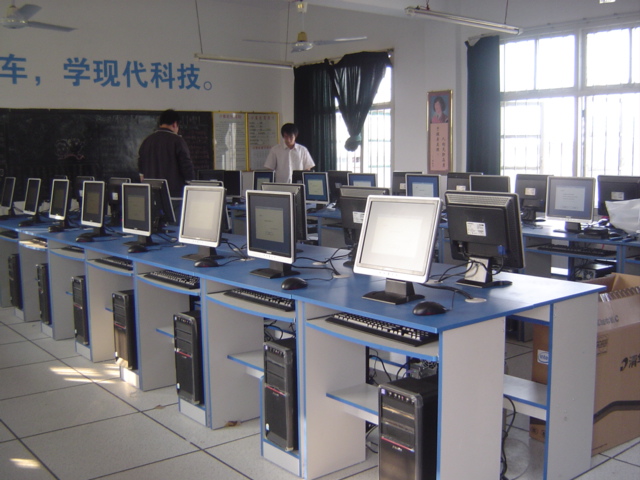 學(xué)校微機(jī)室防靜電地板