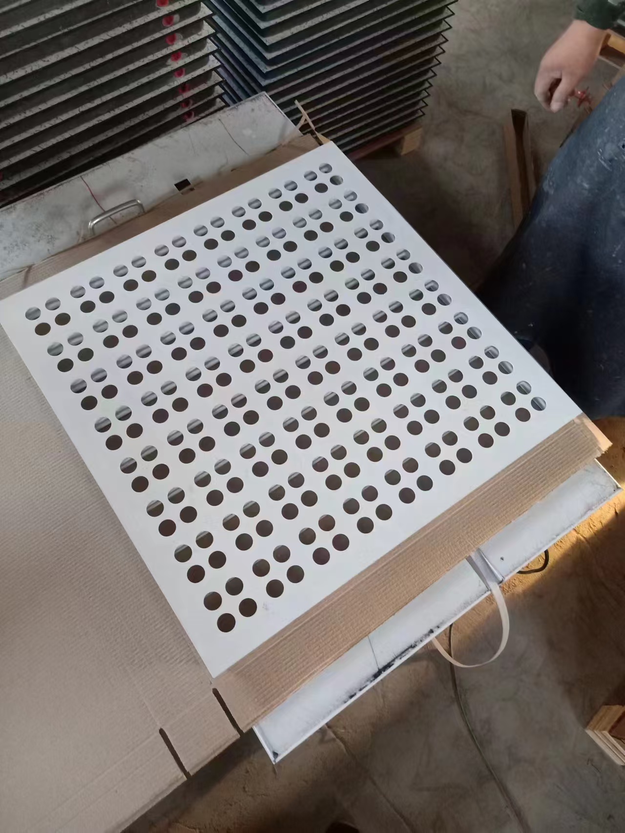鋁合金防靜電地板多少錢一平米？